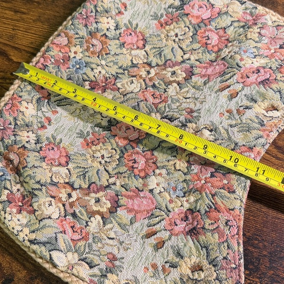 Vintage Floral Tapestry Shoulder Bag - Picture 9 of 9